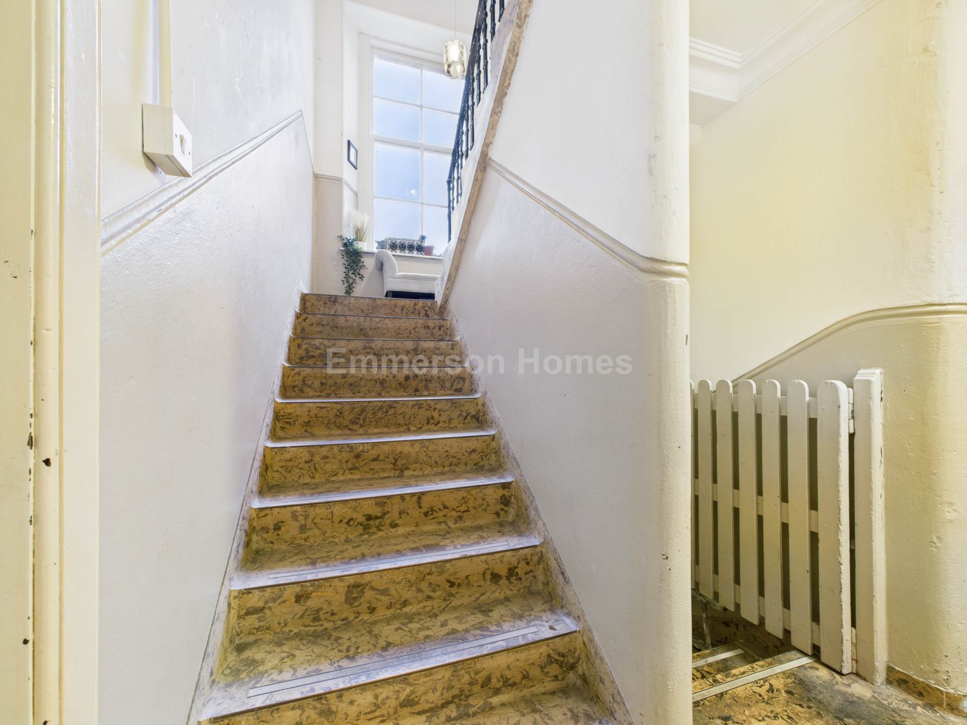 Ewing Street, Kilbarchan, PA10, Image 12