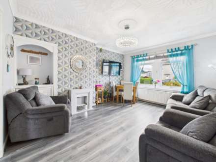 Ladeside Drive, Johnstone, PA5, Image 2