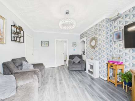 Ladeside Drive, Johnstone, PA5, Image 3