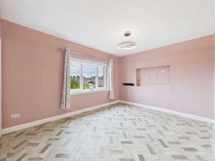 Houstoun Square, Johnstone, PA5, Image 2