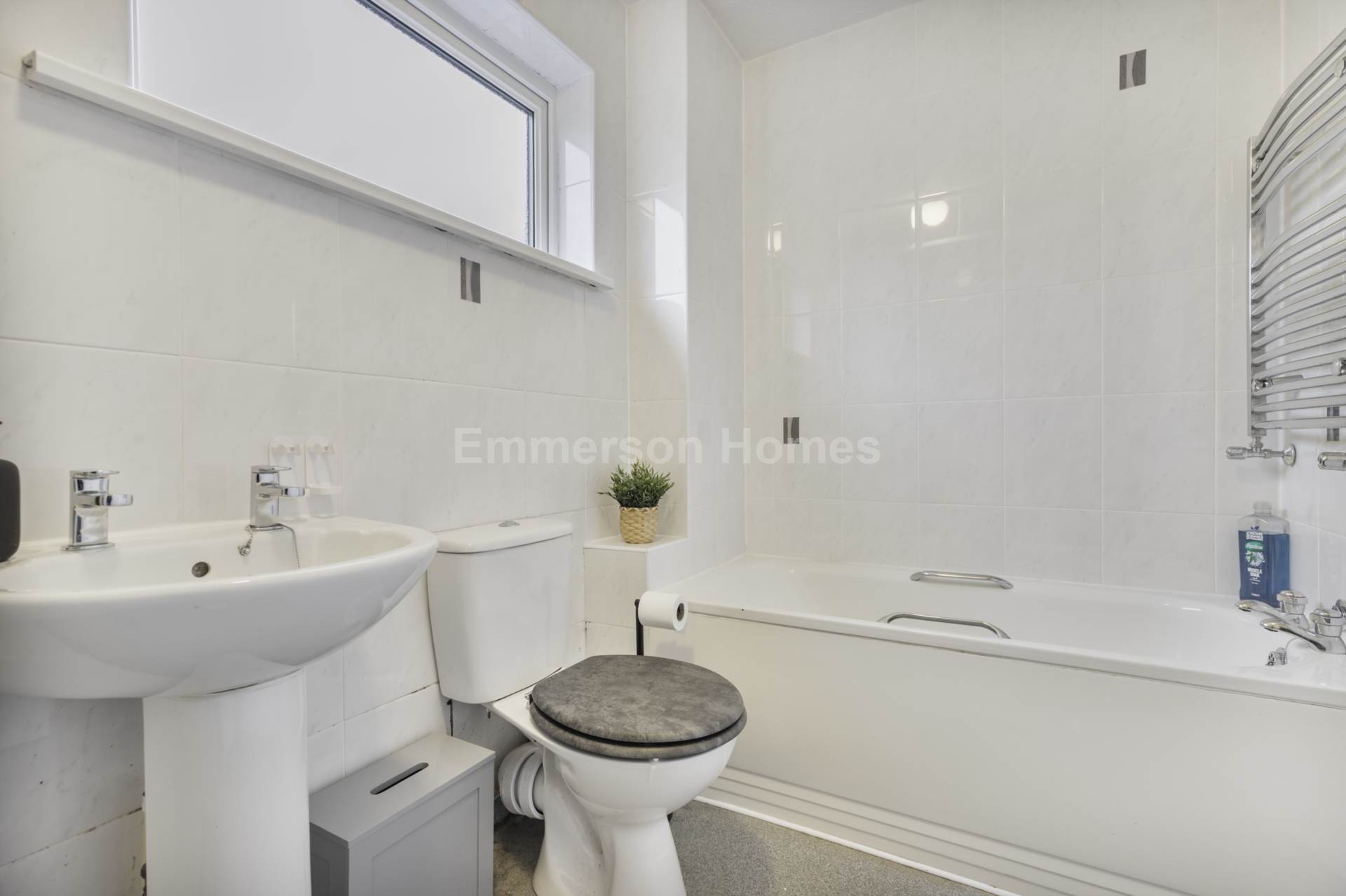 Portessie, Erskine, PA8, Image 17