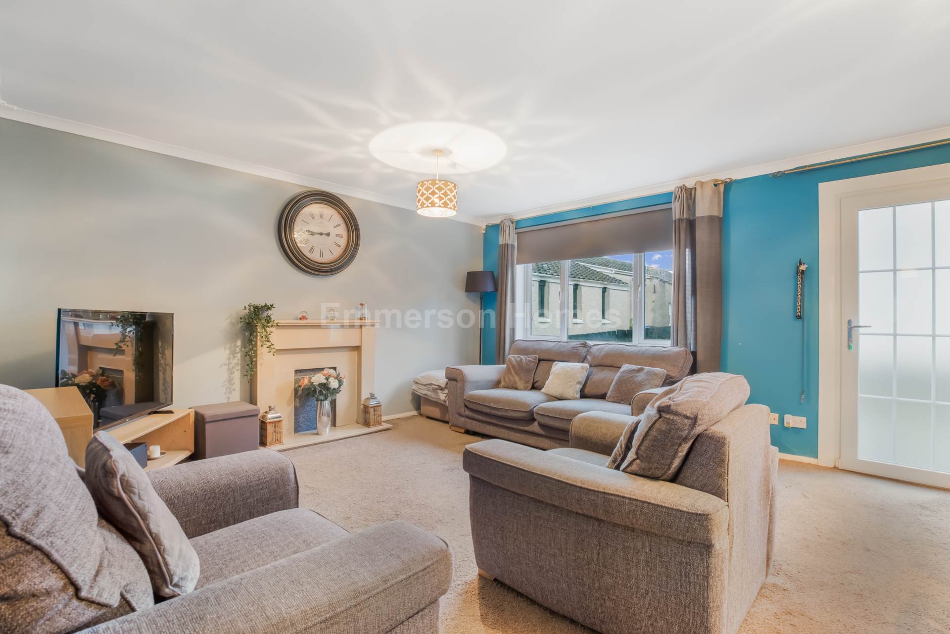 Portessie, Erskine, PA8, Image 2