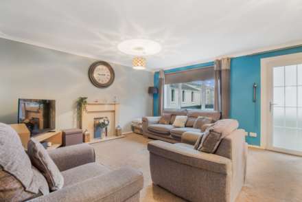 Portessie, Erskine, PA8, Image 2