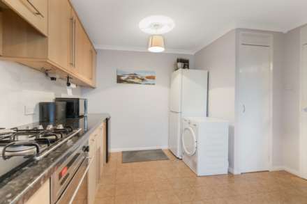 Portessie, Erskine, PA8, Image 7