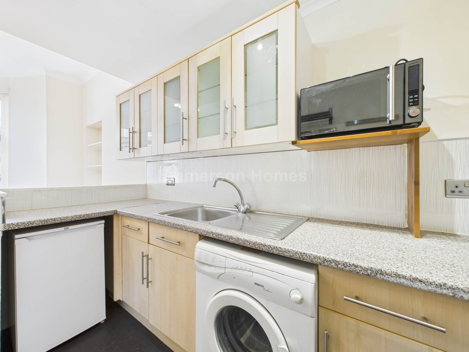 Thornhill, Johnstone, PA5, Image 5