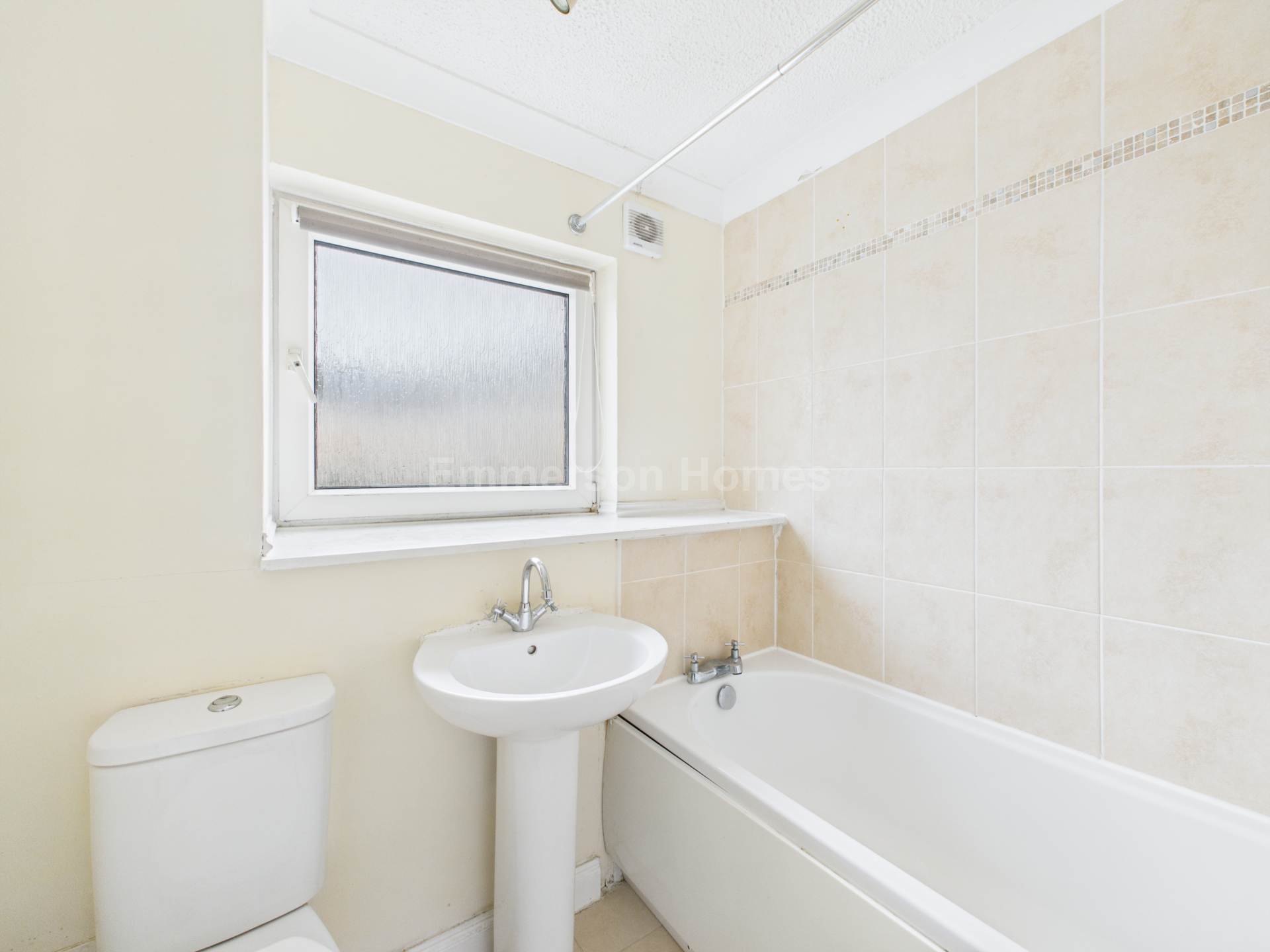 Thrush Place, Johnstone, Image 6