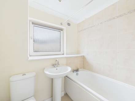 Thrush Place, Johnstone, Image 6