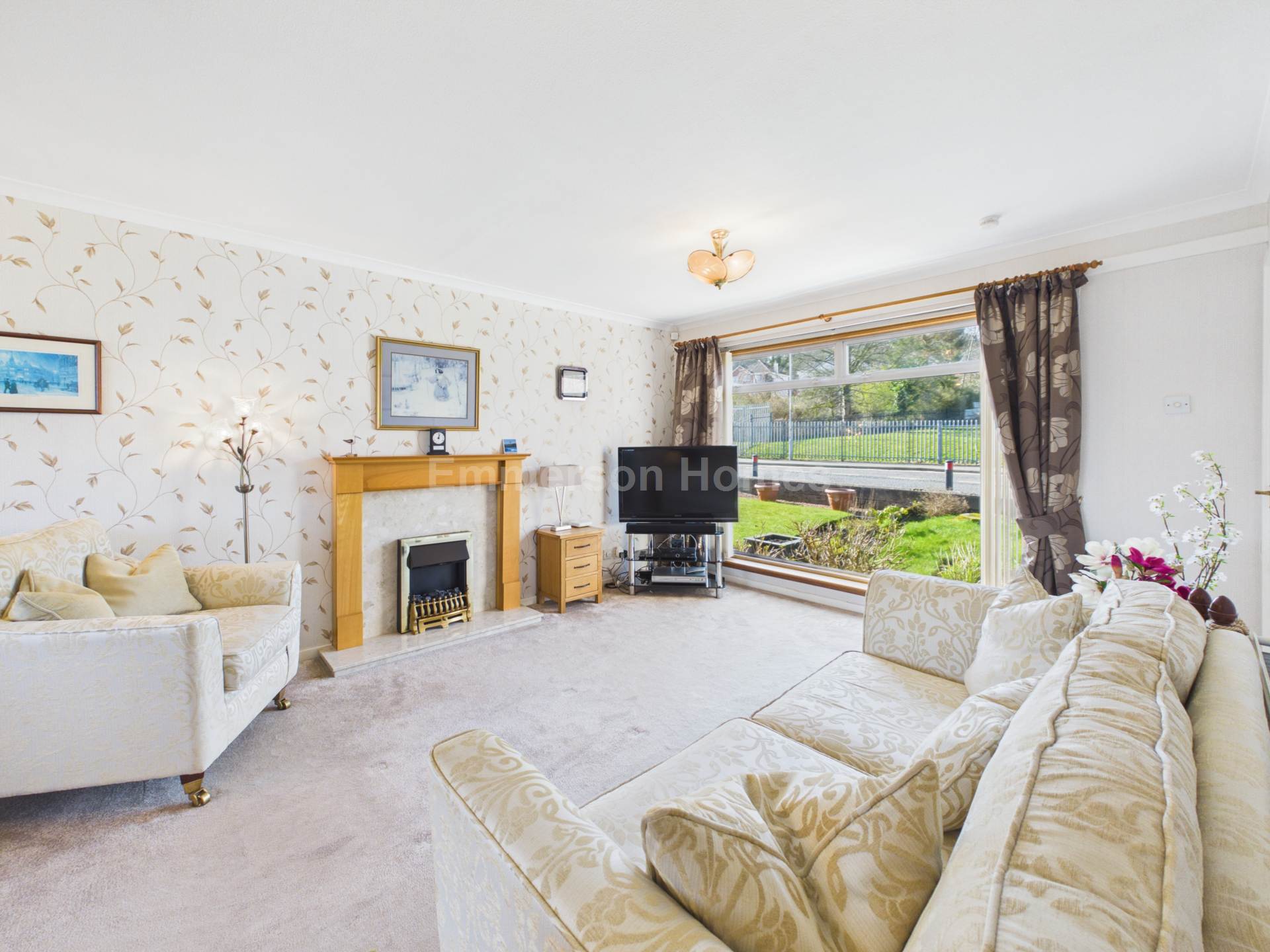 Fern Drive, Barrhead, Glasgow., Image 3