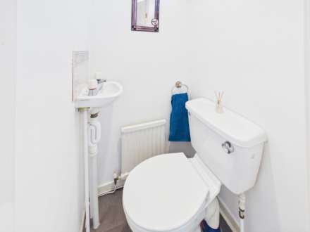 Fern Drive, Barrhead, Glasgow., Image 9