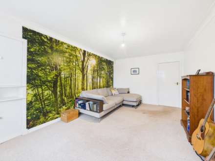 Windsor Crescent, Elderslie, PA5, Image 3