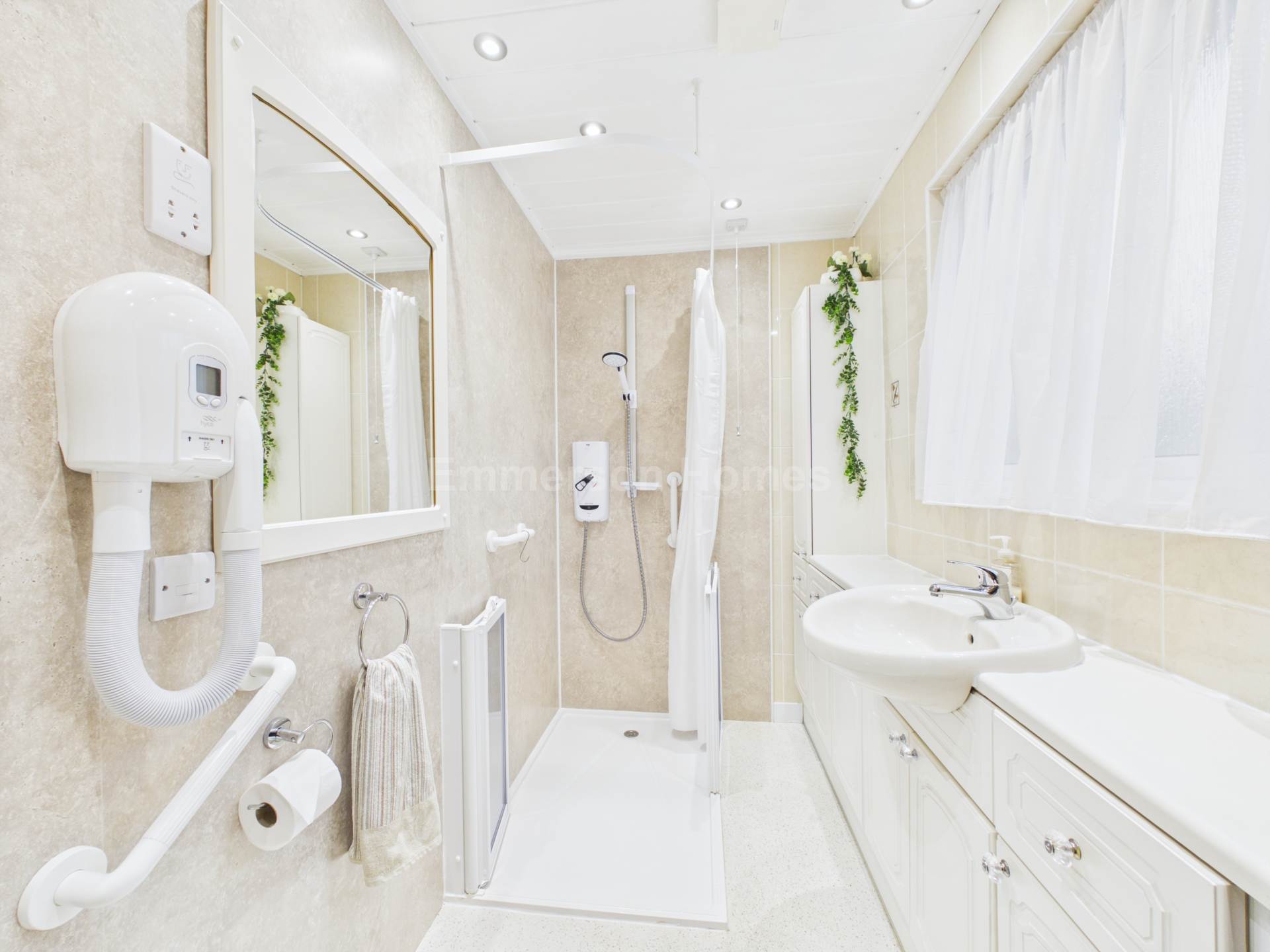 Fernleigh, High Kirk View, Johnstone, PA5, Image 11