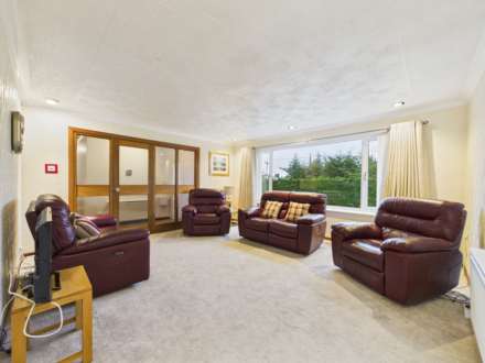 Fernleigh, High Kirk View, Johnstone, PA5, Image 2