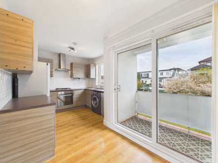 Dunvegan Avenue, Elderslie, PA5, Image 4