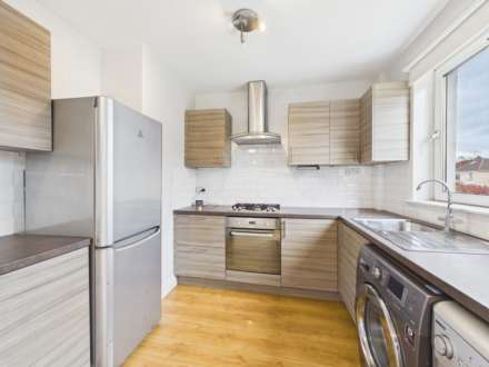 Dunvegan Avenue, Elderslie, PA5, Image 5