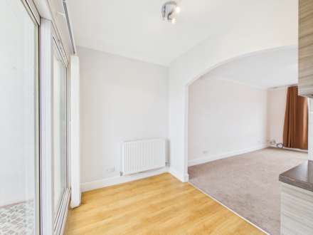 Dunvegan Avenue, Elderslie, PA5, Image 7