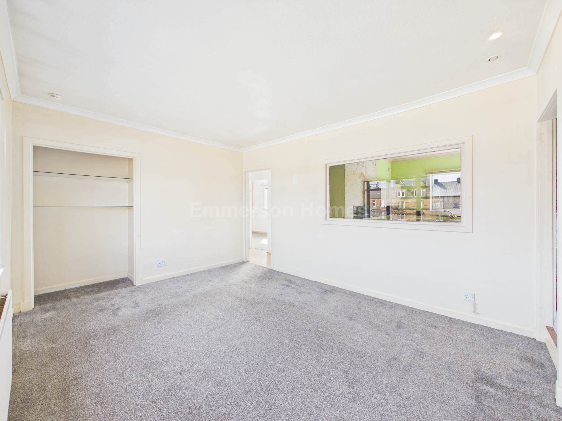 Houstoun Square, Johnstone, PA5, Image 3