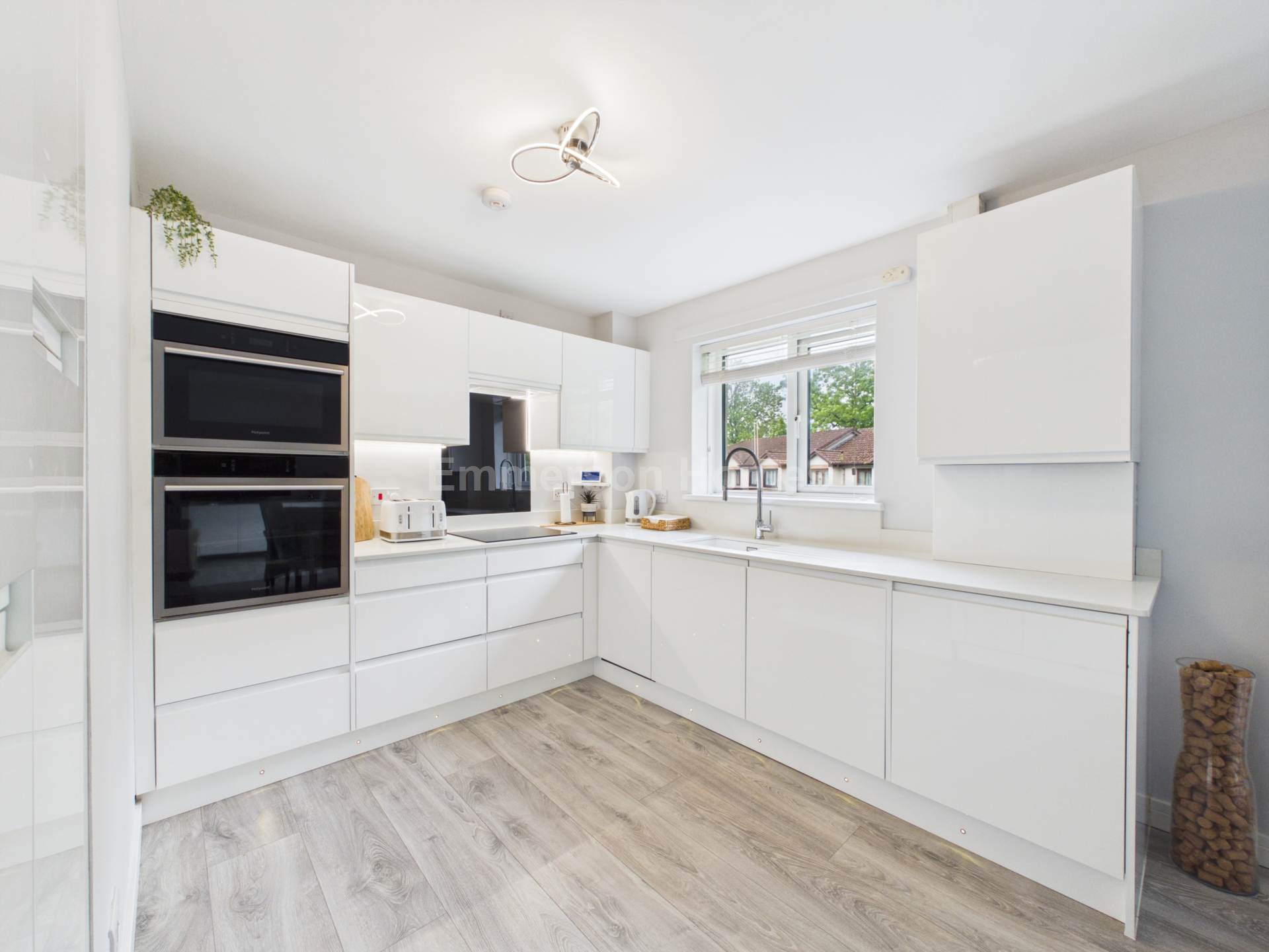 Loanhead Road, Linwood, PA3, Image 4
