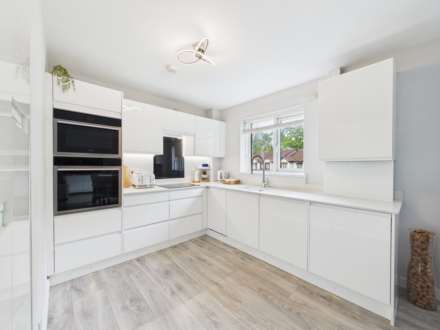 Loanhead Road, Linwood, PA3, Image 4