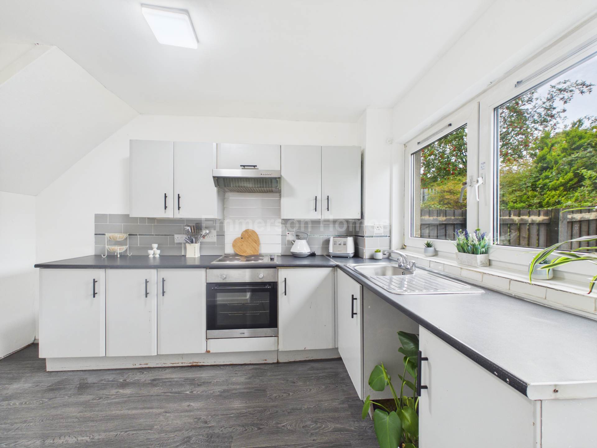 St Andrews Lane, Alexandria, G83, Image 5