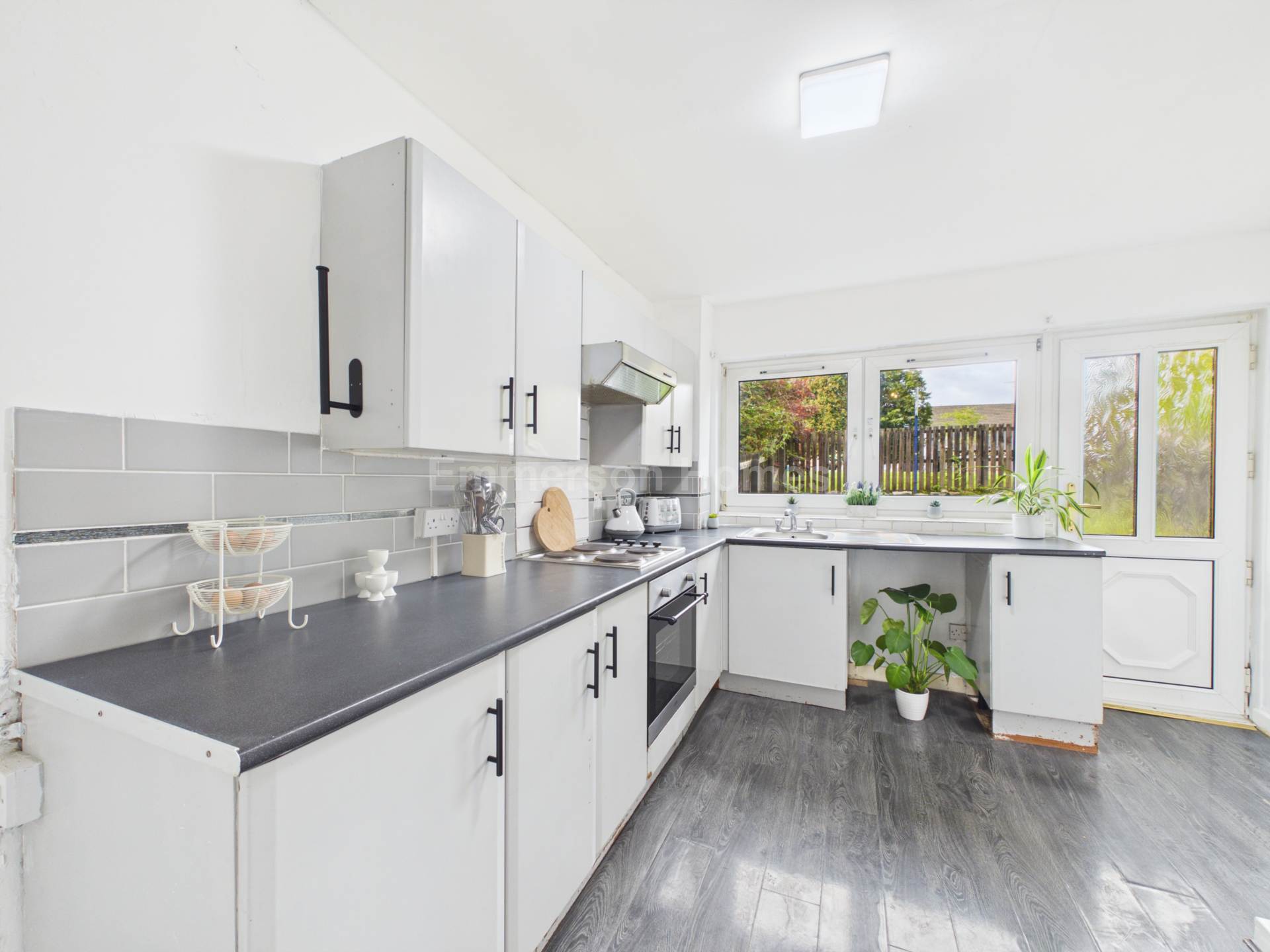 St Andrews Lane, Alexandria, G83, Image 6