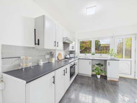 St Andrews Lane, Alexandria, G83, Image 6