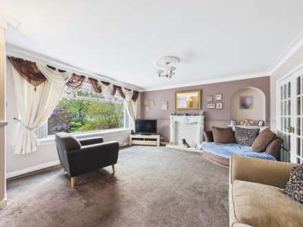 Dunvegan Avenue, Elderslie, PA5, Image 2