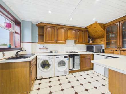 Poplar Avenue, Johnstone, PA5, Image 4