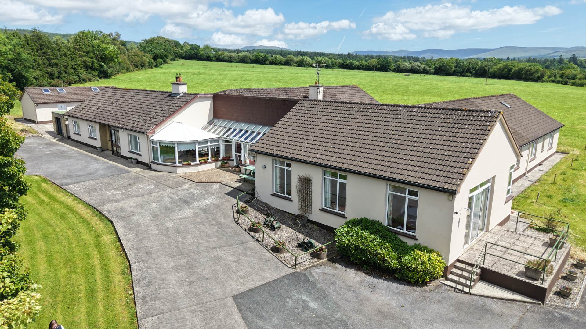 Clonanav Guest House, Ballymacarbry, Co. Waterford, E91 W7C1