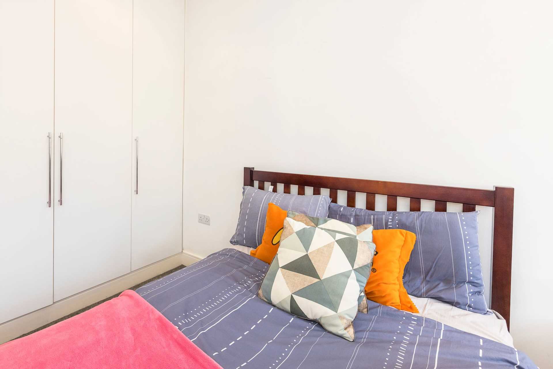 Kingsland Passage, Dalston Junction, E8, Image 11