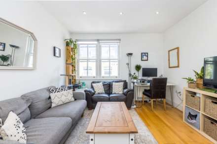 Kingsland Passage, Dalston Junction, E8