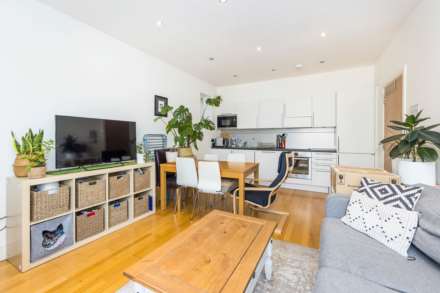 Kingsland Passage, Dalston Junction, E8, Image 2