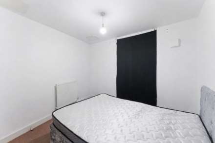 Parham Drive, Ilford, London, IG2, Image 4