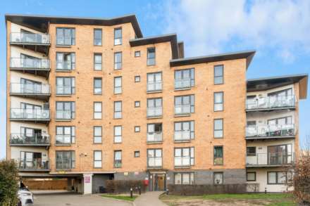 Parham Drive, Ilford, London, IG2, Image 7