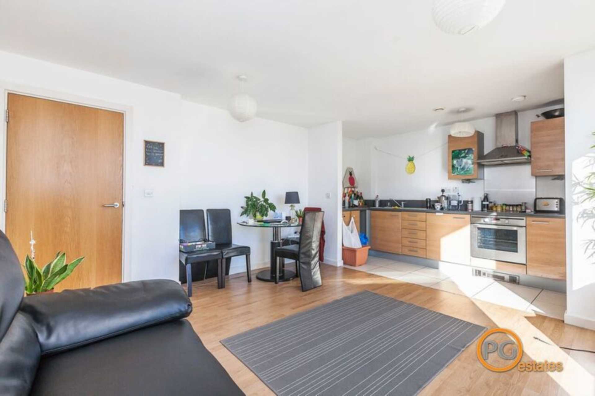 High Street, Stratford, E15, Image 3