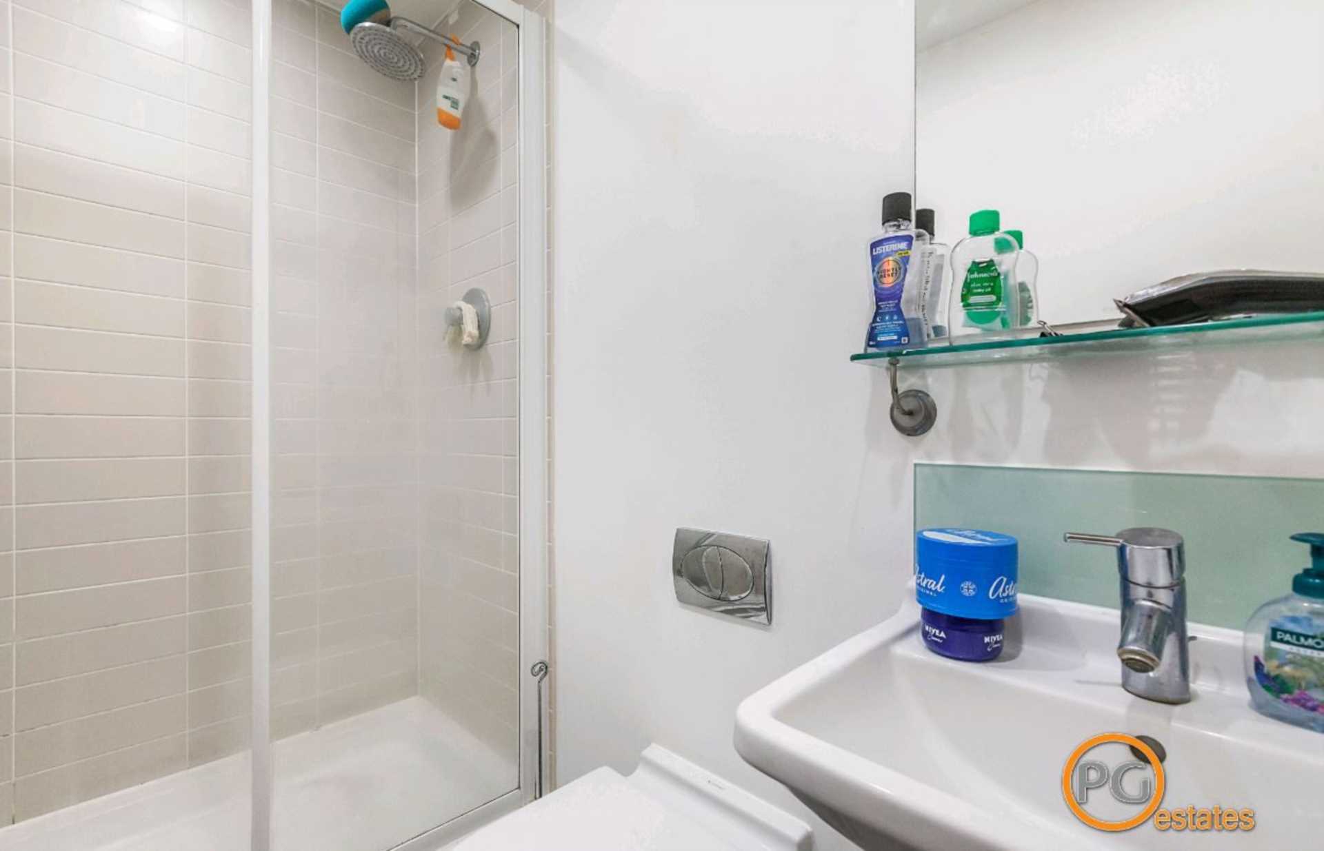 High Street, Stratford, E15, Image 9