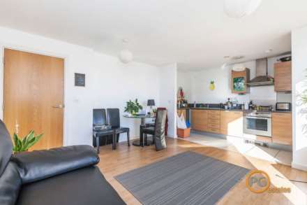 High Street, Stratford, E15, Image 3