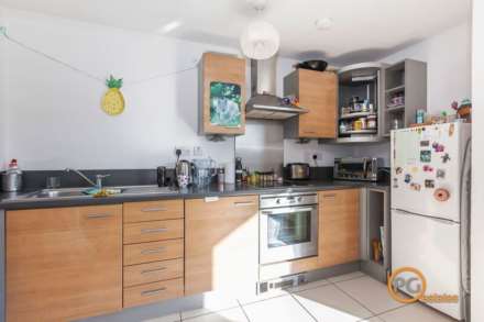 High Street, Stratford, E15, Image 4