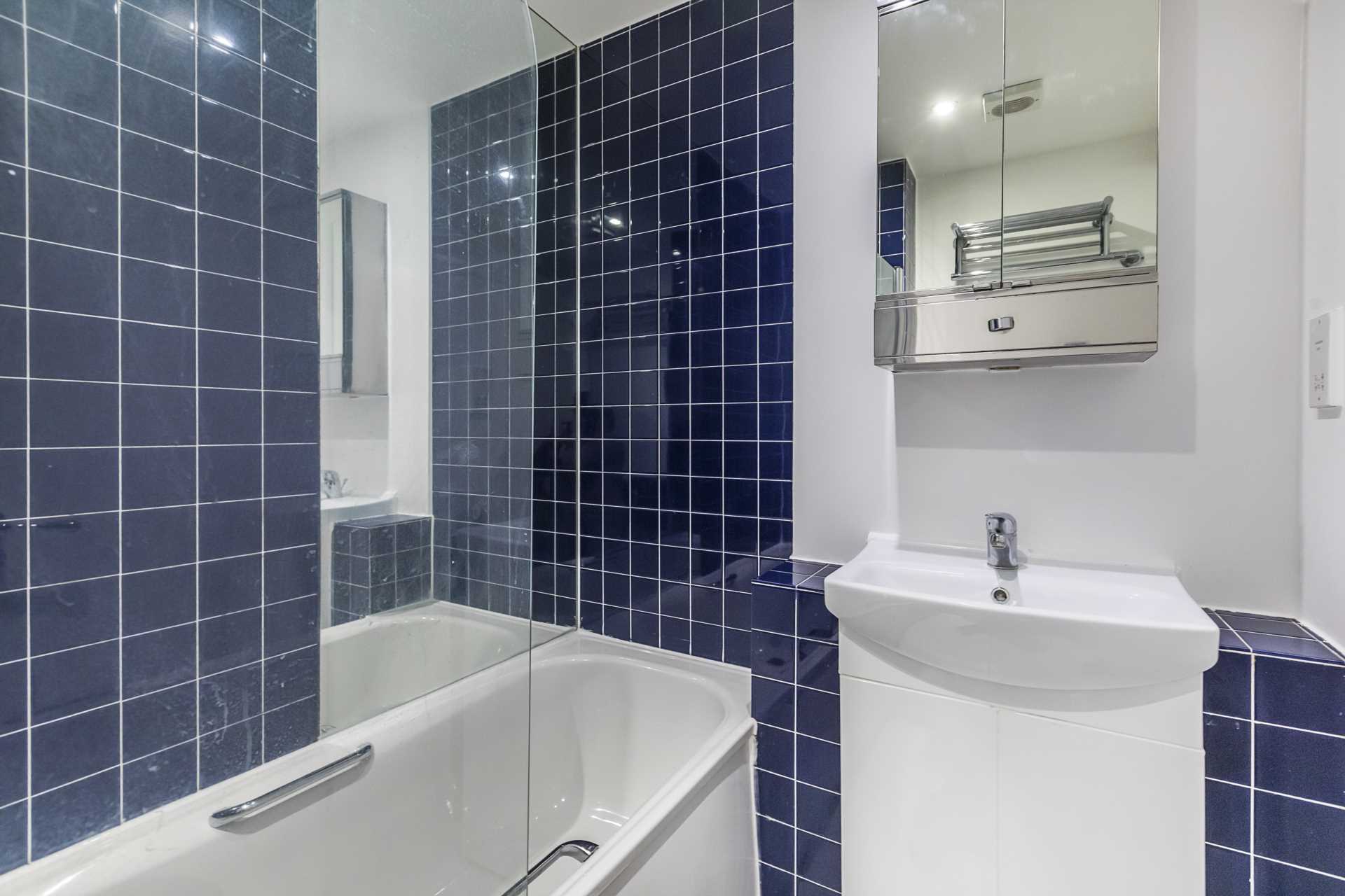 Commercial Road, Aldgate East, E1, Image 10