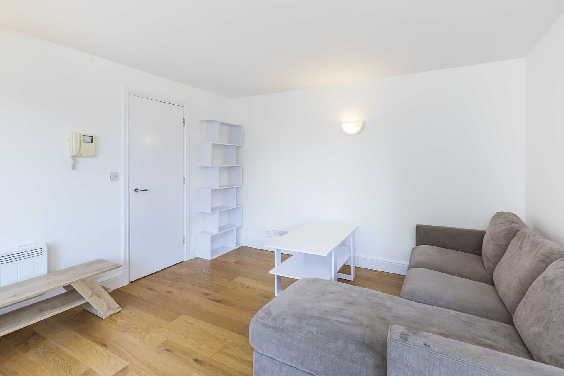 Commercial Road, Aldgate East, E1, Image 3