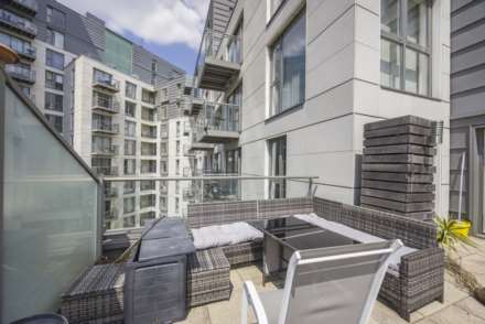 Courtyard Apartments, Avantgarde Place, Sclater Street, E1, Image 11
