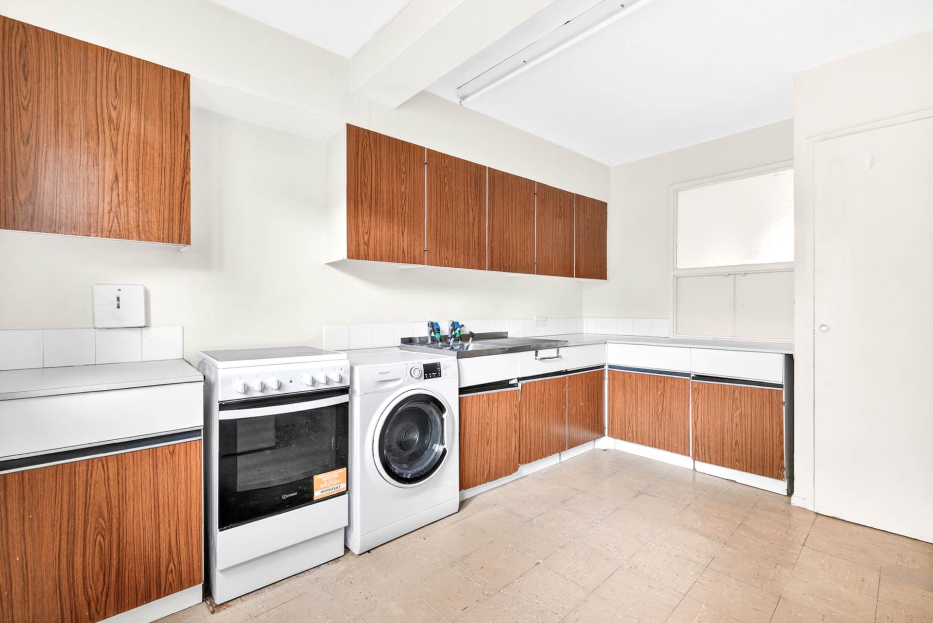 Half Moon Crescent, N1, Image 8