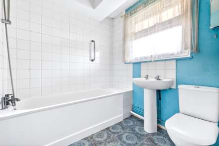 Half Moon Crescent, N1, Image 10