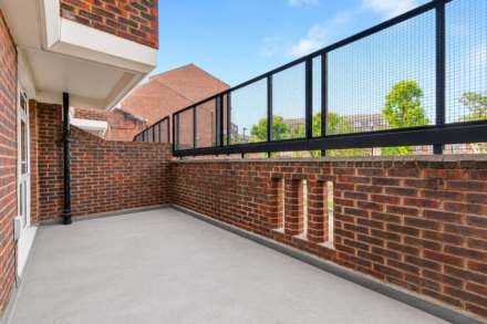 Half Moon Crescent, N1, Image 13