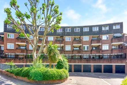 Half Moon Crescent, N1, Image 15