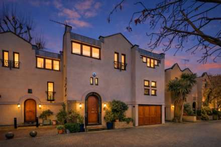 Orleston Mews, London, N7, Image 33