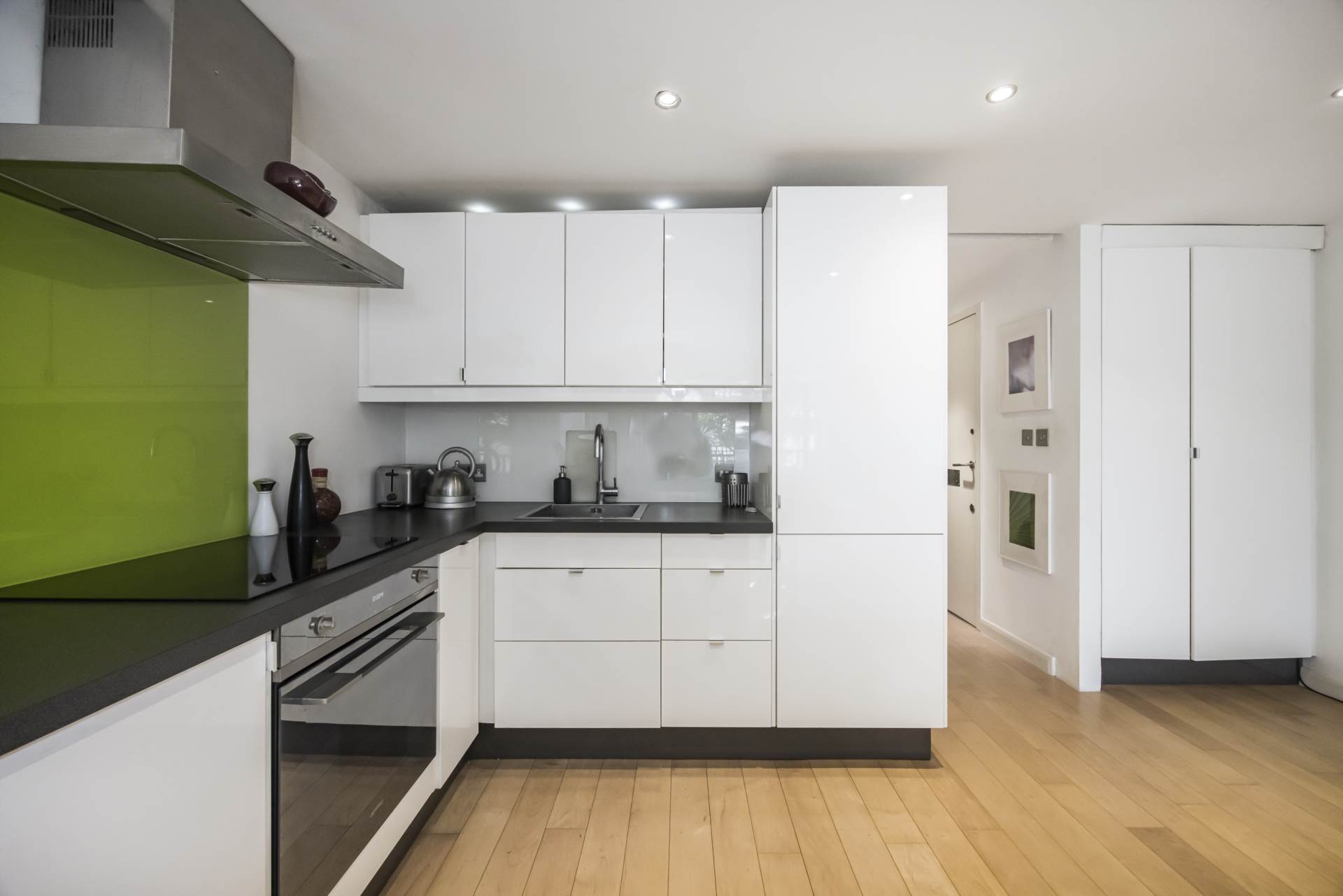 Battlebridge Court, Kings Cross, N1, Image 5