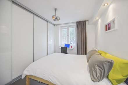 Battlebridge Court, Kings Cross, N1, Image 6