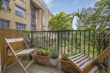 Battlebridge Court, Kings Cross, N1, Image 9