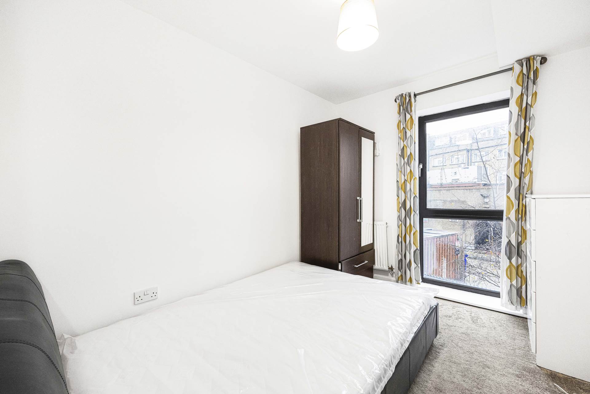 Parham Drive, Ilford, IG2, Image 4