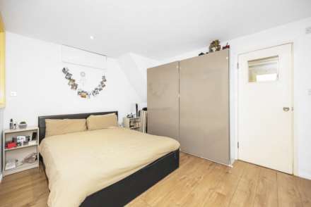 Tottenham Road, London, N1, Image 13